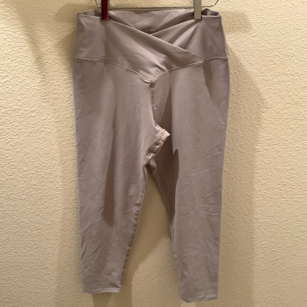 Women’s EVCR Evolution And Creation Activewear Capris